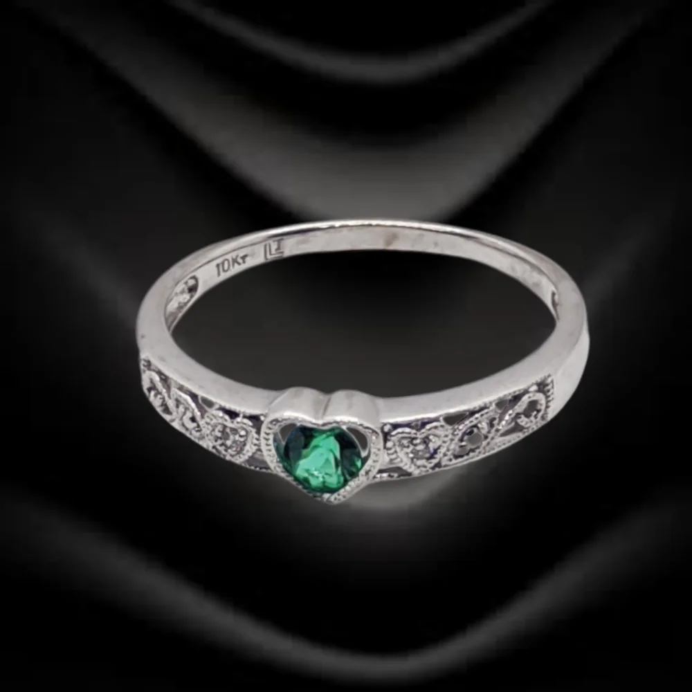 10K Lab Grown Emerald and Natural Diamonds Ring
